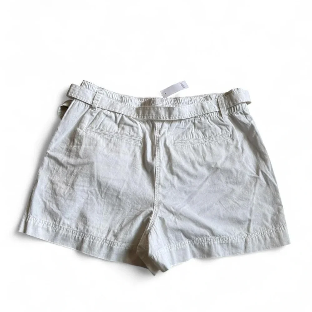 NWT - Loft‎ White Shorts w/ Black Embroidered Detail